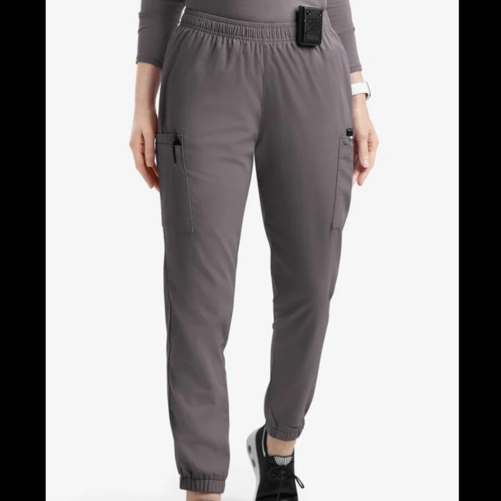 Butter-Soft Tapered Jogger Cargo Scrub Pants